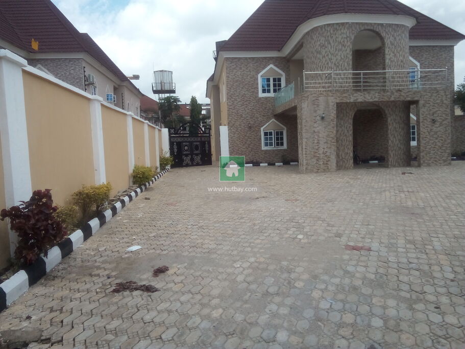 6 Bedroom Duplex For rent at Kaduna, Kaduna Hutbay