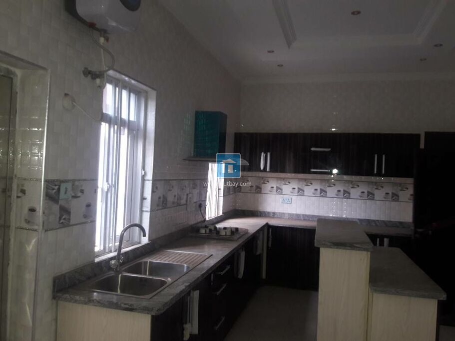 6 Bedroom Duplex For Sale