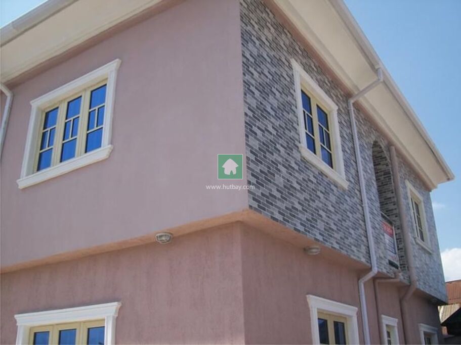 3 Bedroom House For sale at Yaba, Lagos Hutbay