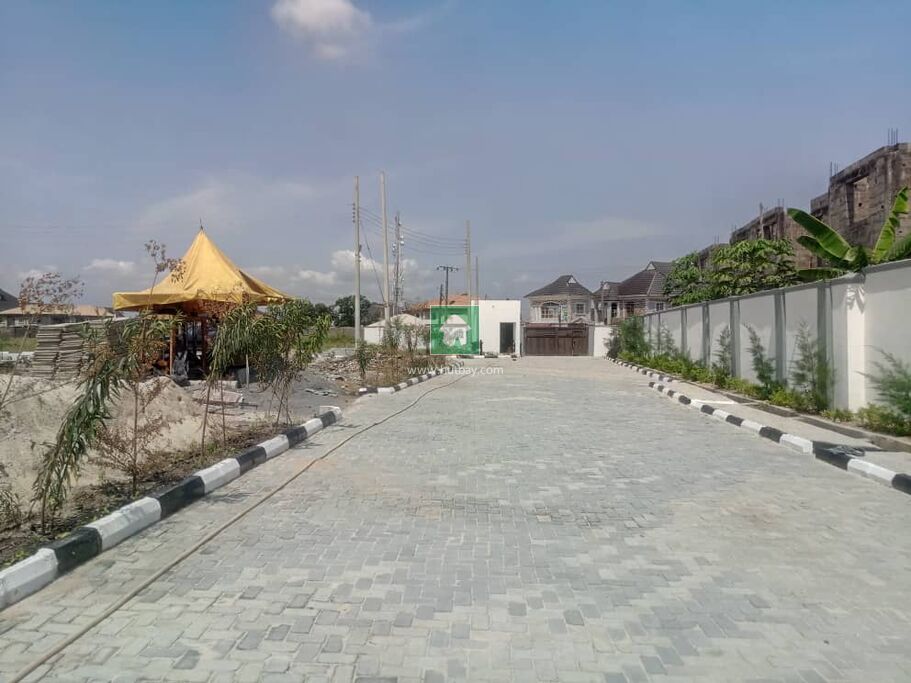 Land For sale at Ajah, Lagos Hutbay