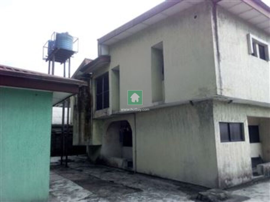 8 Bedroom Duplex For sale at Port Harcourt, Rivers Hutbay