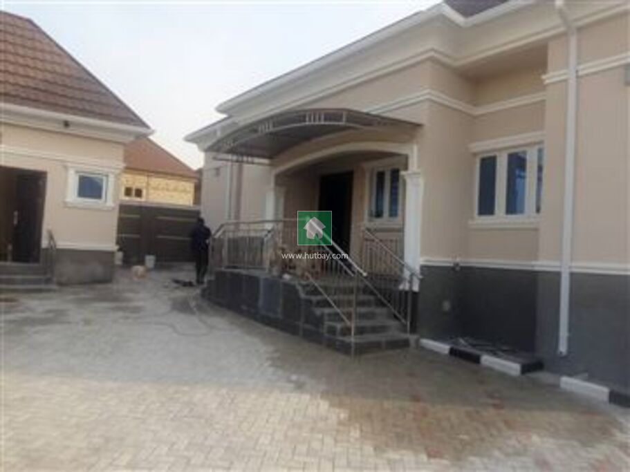 3 Bedroom Bungalow For rent at Abuja Phase 3, Abuja Hutbay