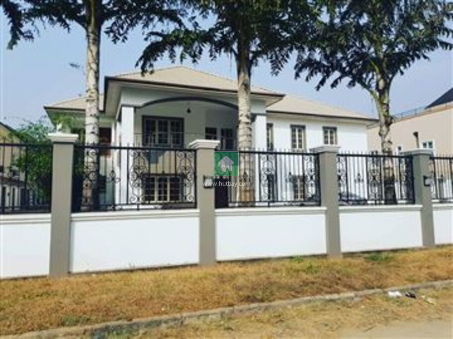 7 Bedroom House For sale at Lekki, Lagos Hutbay