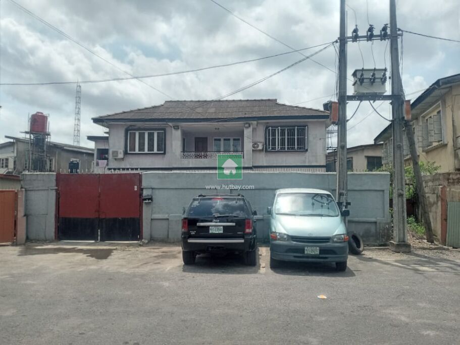 3 Bedroom House For sale at Surulere, Lagos Hutbay