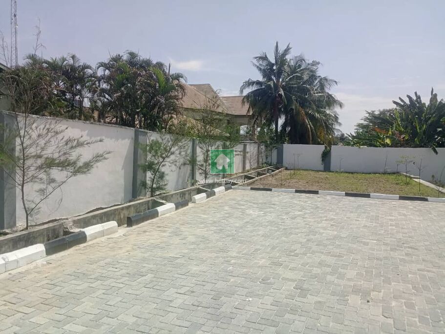 Land For Sale At Ajah, Lagos | Hutbay