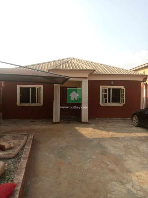 5 Bedroom Bungalow For sale at Alimosho, Lagos | Hutbay